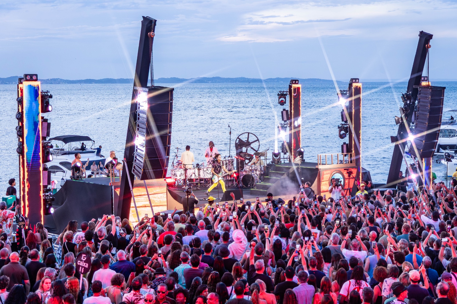 Luiz Caldas transforma o MAM em festa ao celebrar 63 anos de vida e carreira