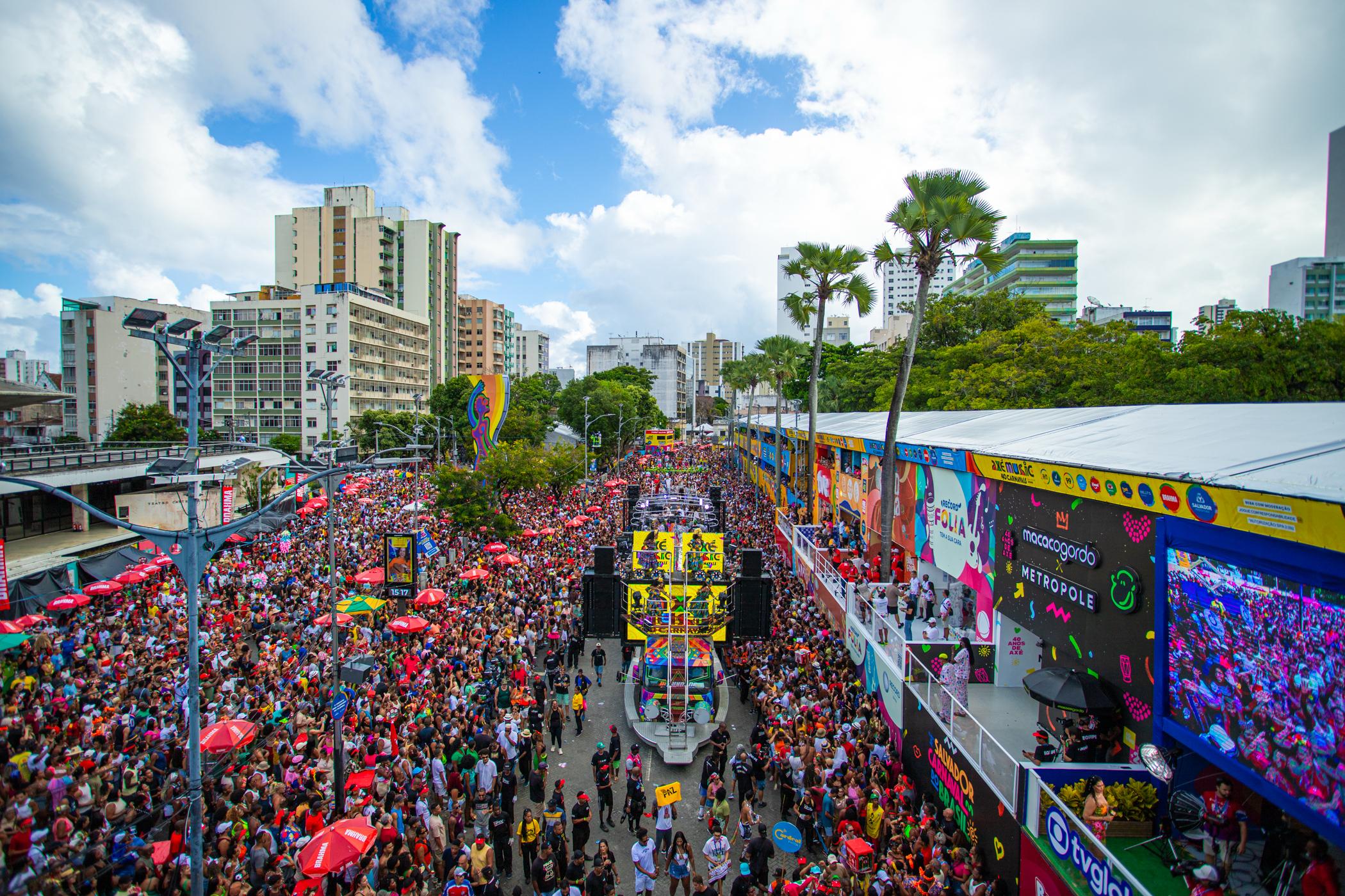 Carnaval de Salvador 2026 deve atrair mais de 1,2 milhão de turistas e injetar R$ 2,6 bilhões na economia