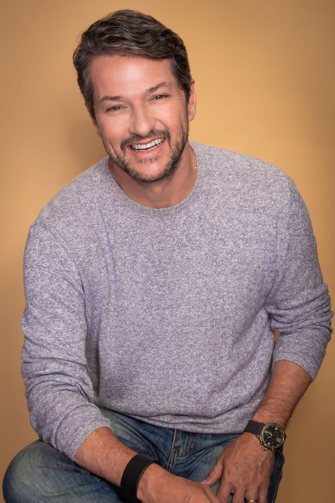 Marcelo Serrado leva roda de samba ao Hidden Casa Verão em Salvador