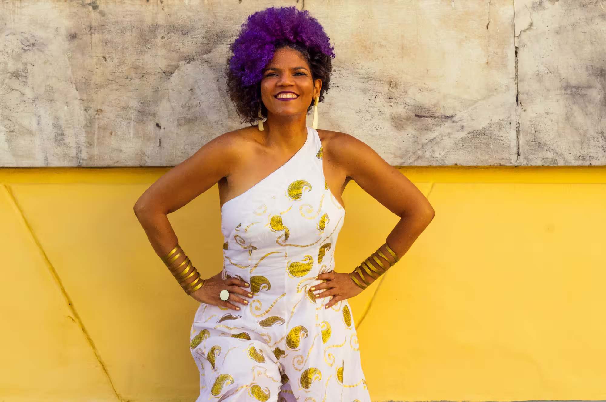 Juliana Ribeiro será madrinha dos Palhaços do Rio Vermelho e celebra o samba como liberdade