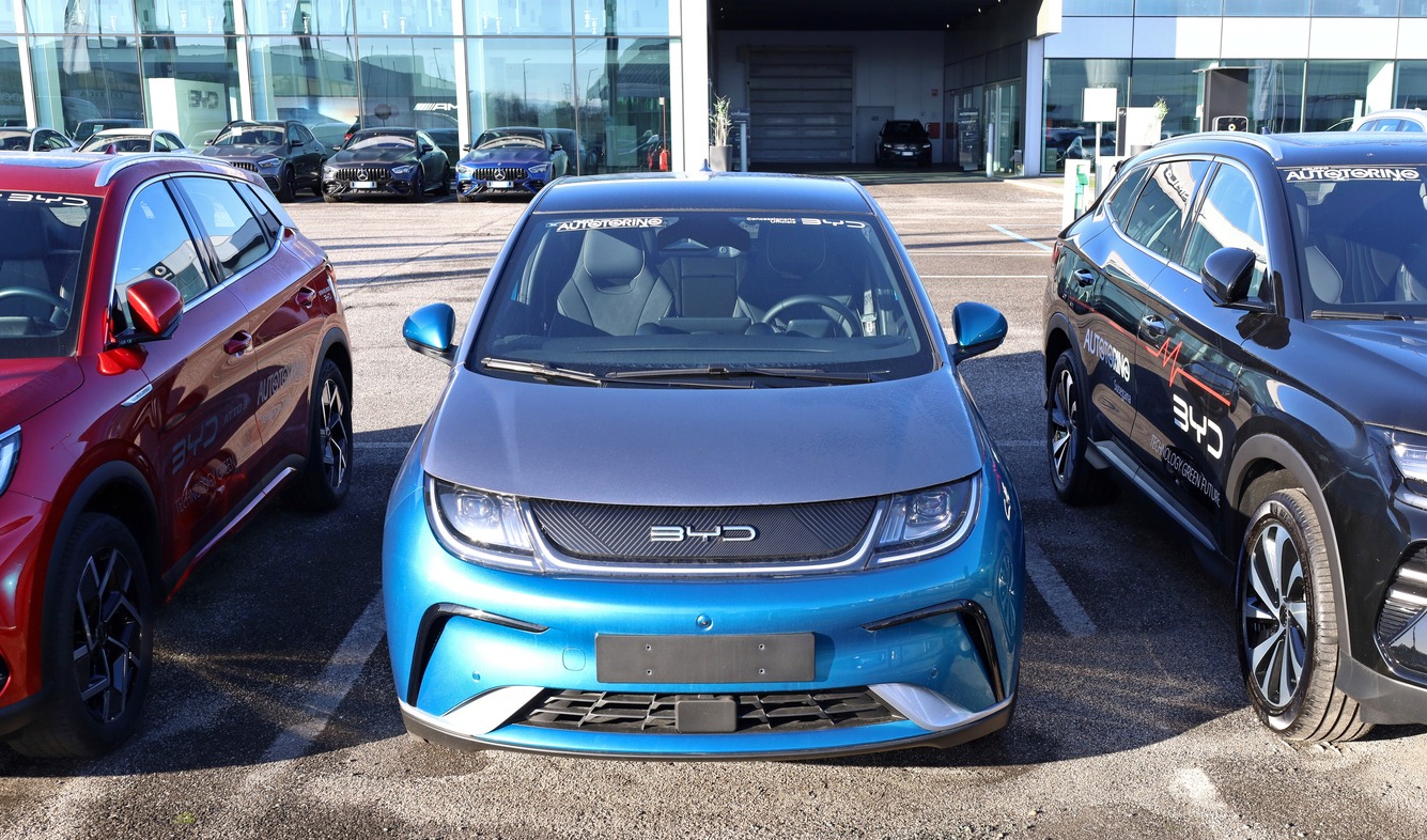 BYD Dolphin lidera ranking dos carros mais sonhados pelos brasileiros para 2026