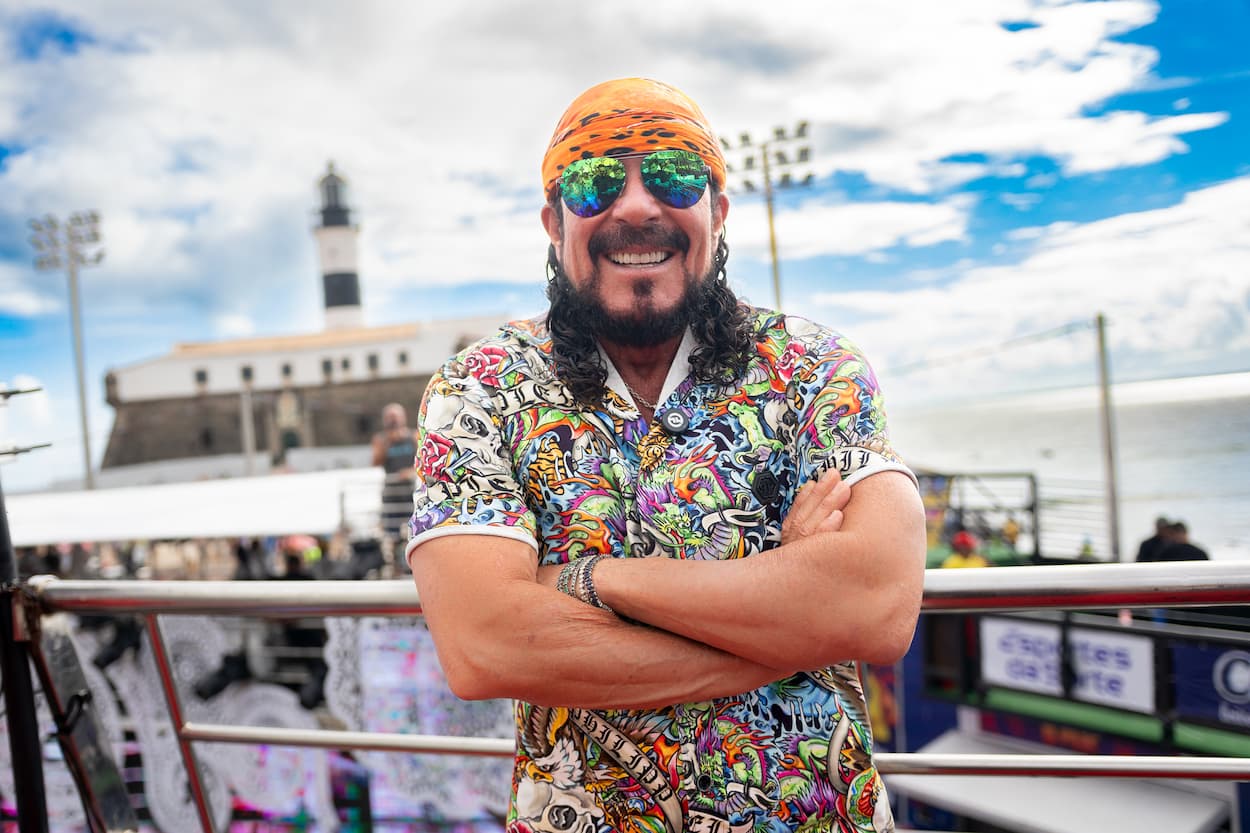 Bell Marques encara maratona de mais de 40 horas no Carnaval de Salvador 2026