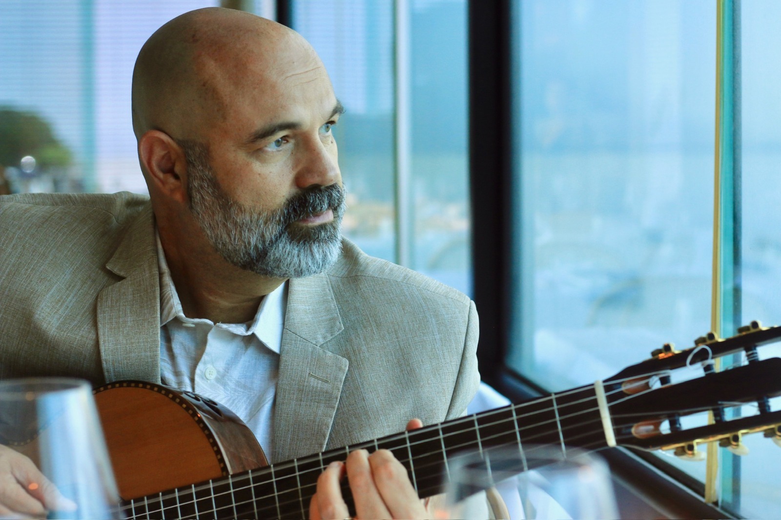 Palcos itinerantes agitam o Pelourinho e contrafluxo leva a folia à Carlos Gomes
