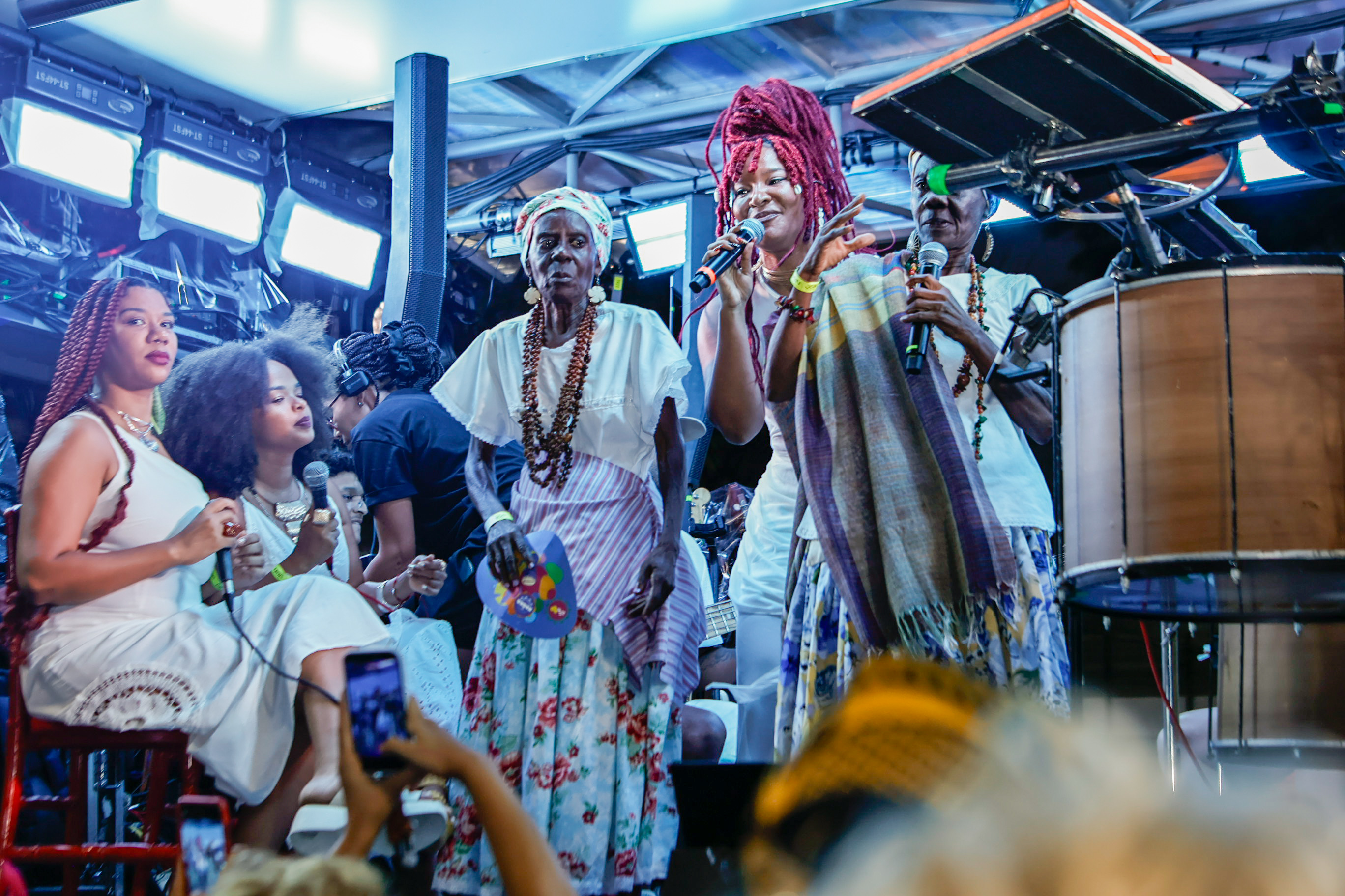 Espetáculo no Campo Grande abre Carnaval de Salvador com homenagem aos 110 anos do samba