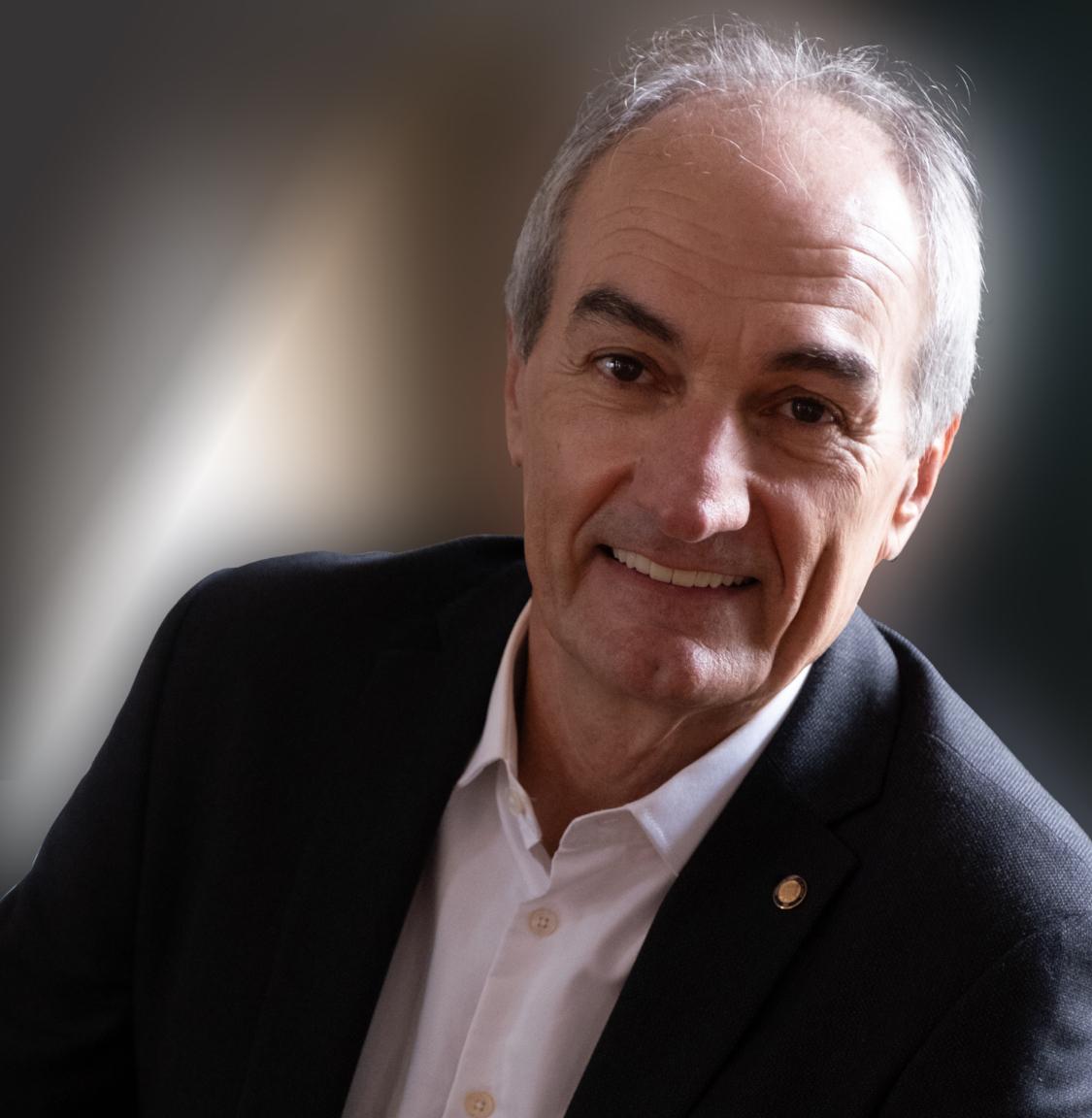 'A Solidez Que Falta Ao Brasil' é o tema do artigo do empresário Paulo Cavalcanti na Let's Go Bahia 70