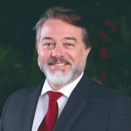 A dupla solidez dos bares e restaurantes é o tema do artigo de Luiz Henrique do Amaral na nova edição da Let's Go Bahia