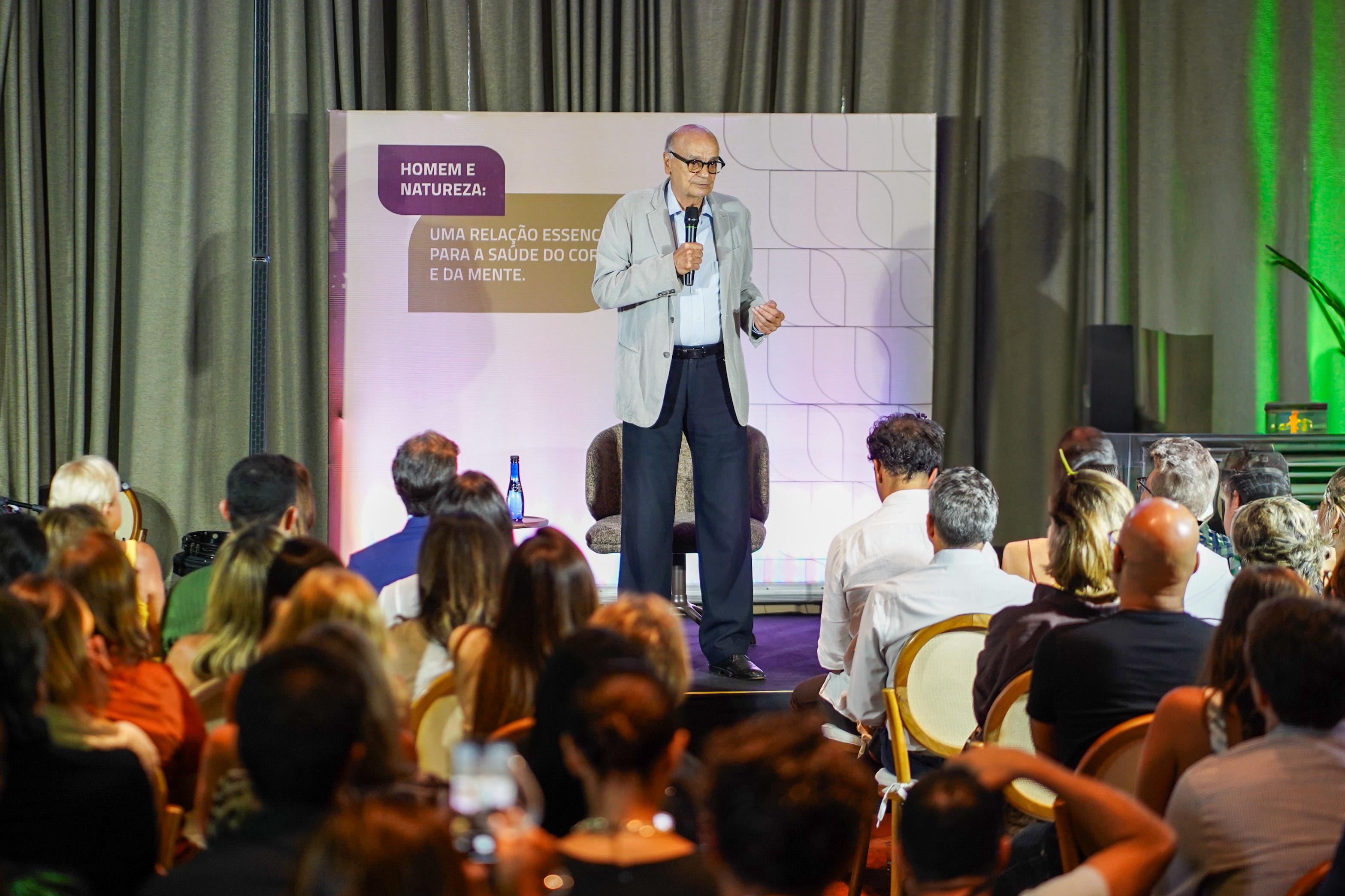 Dráuzio Varella destaca conexão entre saúde e natureza em palestra em Salvador