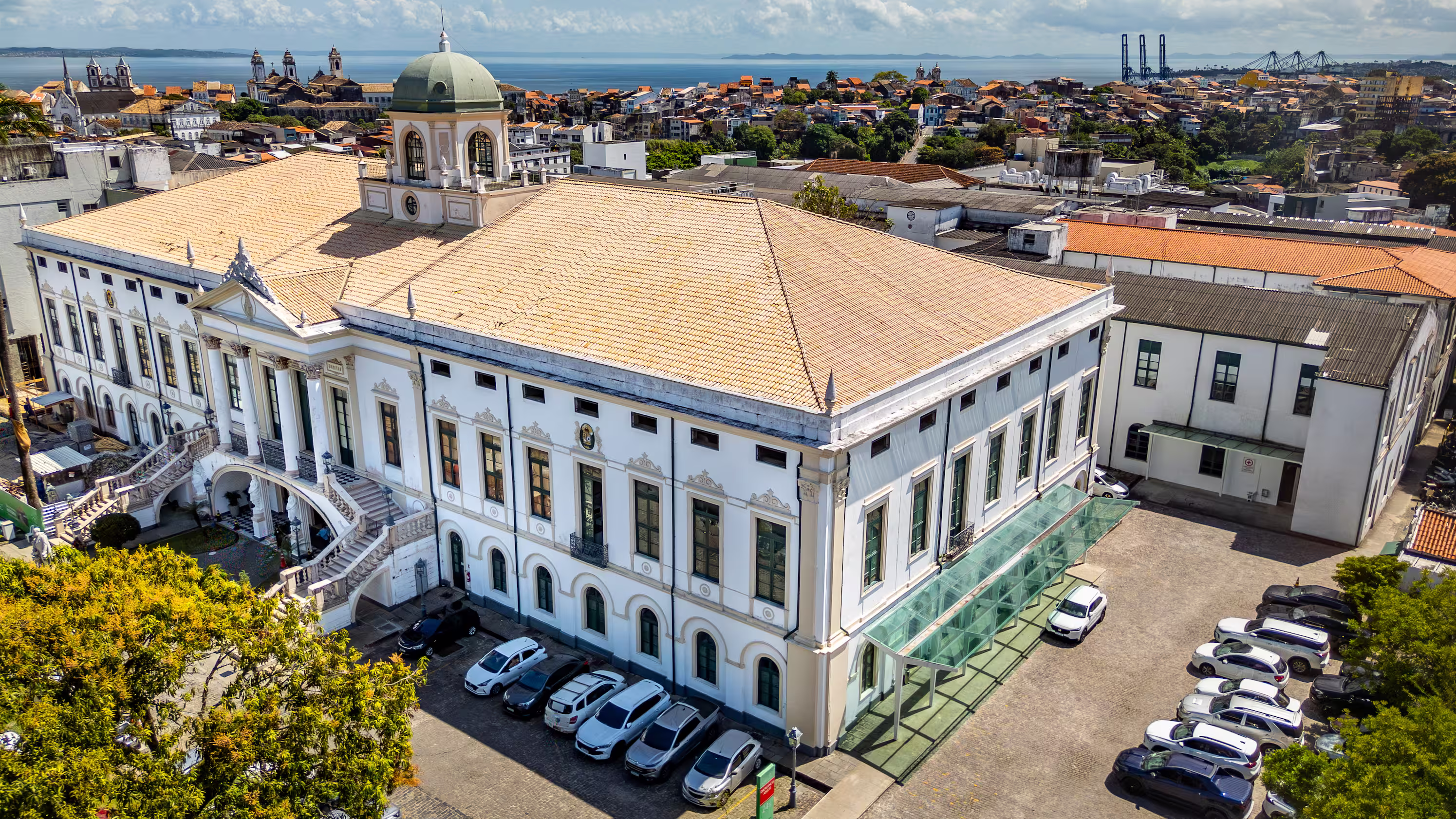 Hospital Santa Izabel forma 55 especialistas e se destaca entre os melhores do Brasil em ranking internacional