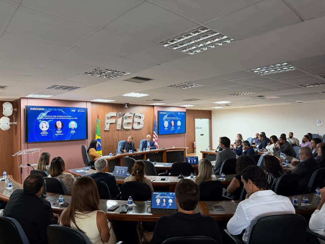 Lideranças empresariais defendem planejamento estratégico diante de cenário eleitoral e econômico em 2026 durante encontro da Amcham Bahia