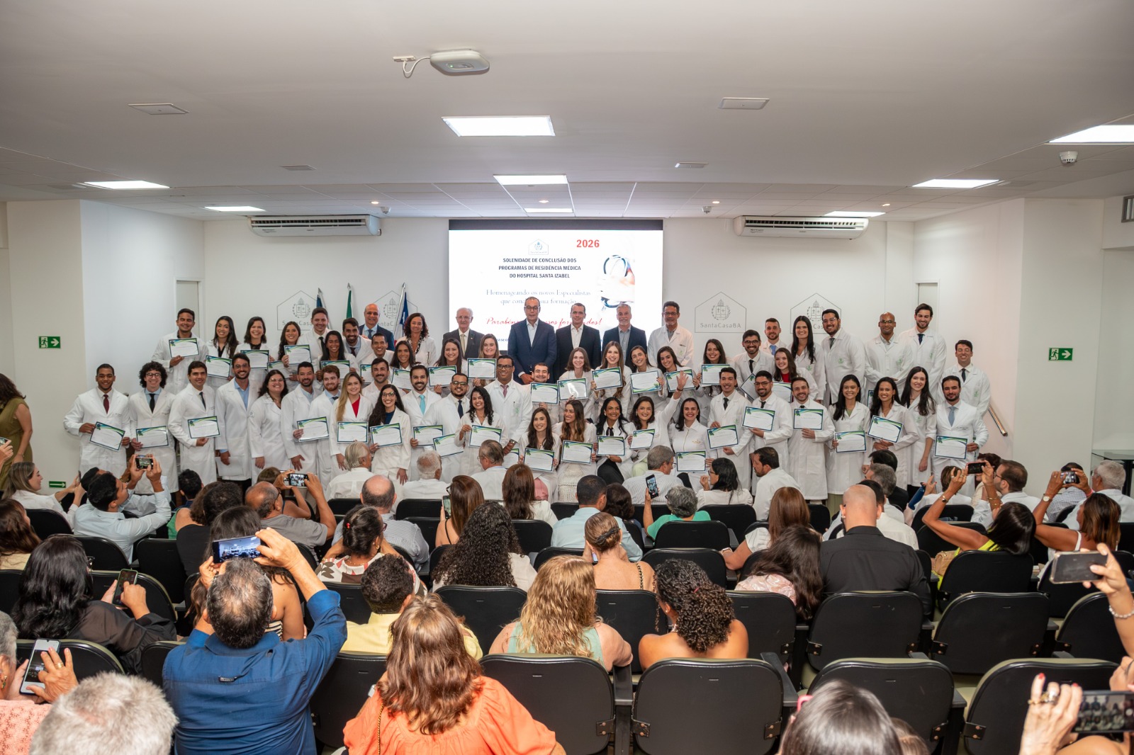 Hospital Santa Izabel forma 55 especialistas e reforça posição entre os melhores do país