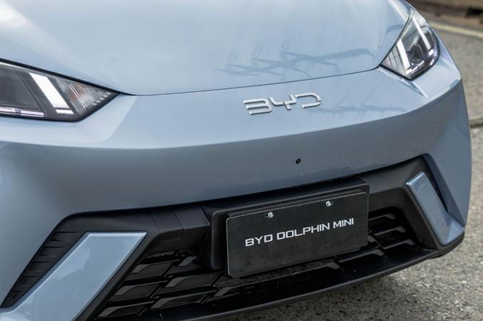 BYD Dolphin Mini lidera vendas no varejo e marca avanço inédito dos elétricos no Brasil