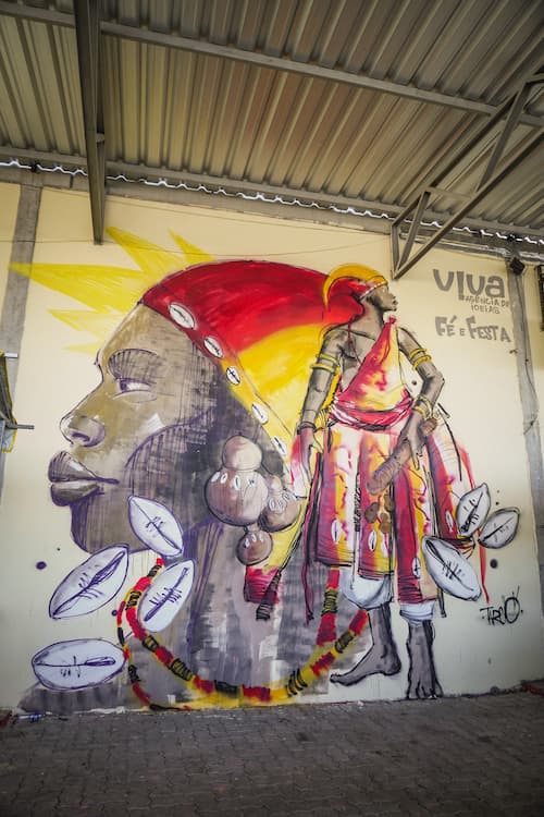 Feira de São Joaquim recebe mural em homenagem a Exu Olojá durante festejos religiosos