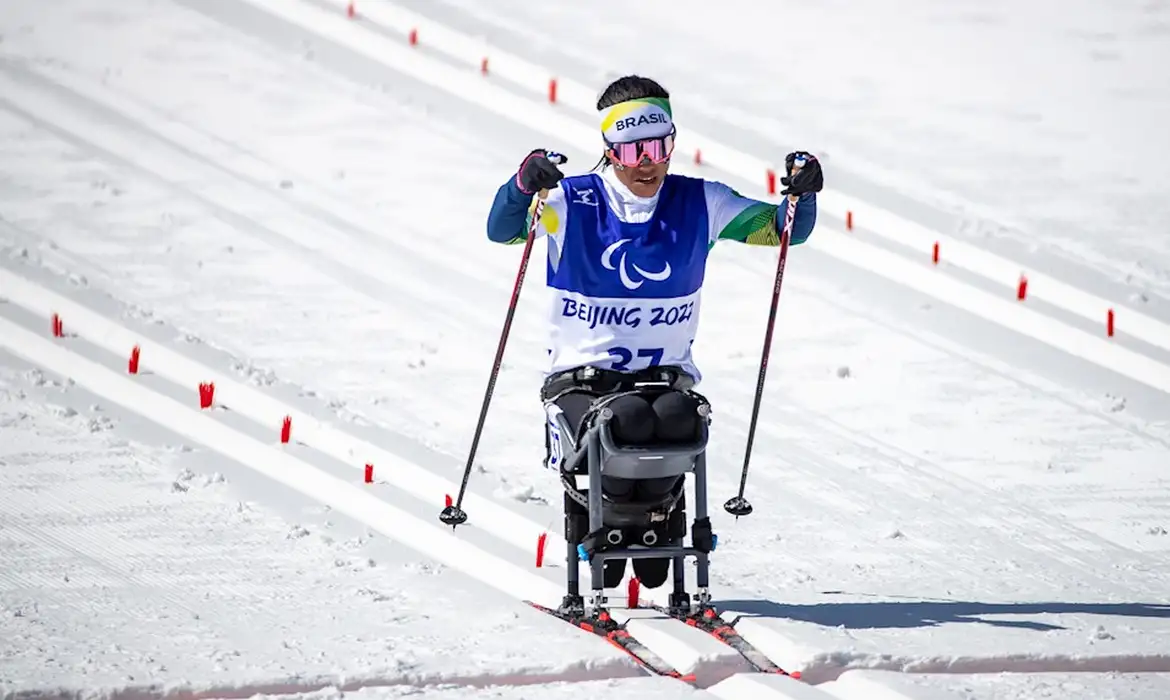 Brasil inicia campanha nos Jogos Paralímpicos de Inverno com delegação recorde e expectativa por medalhas