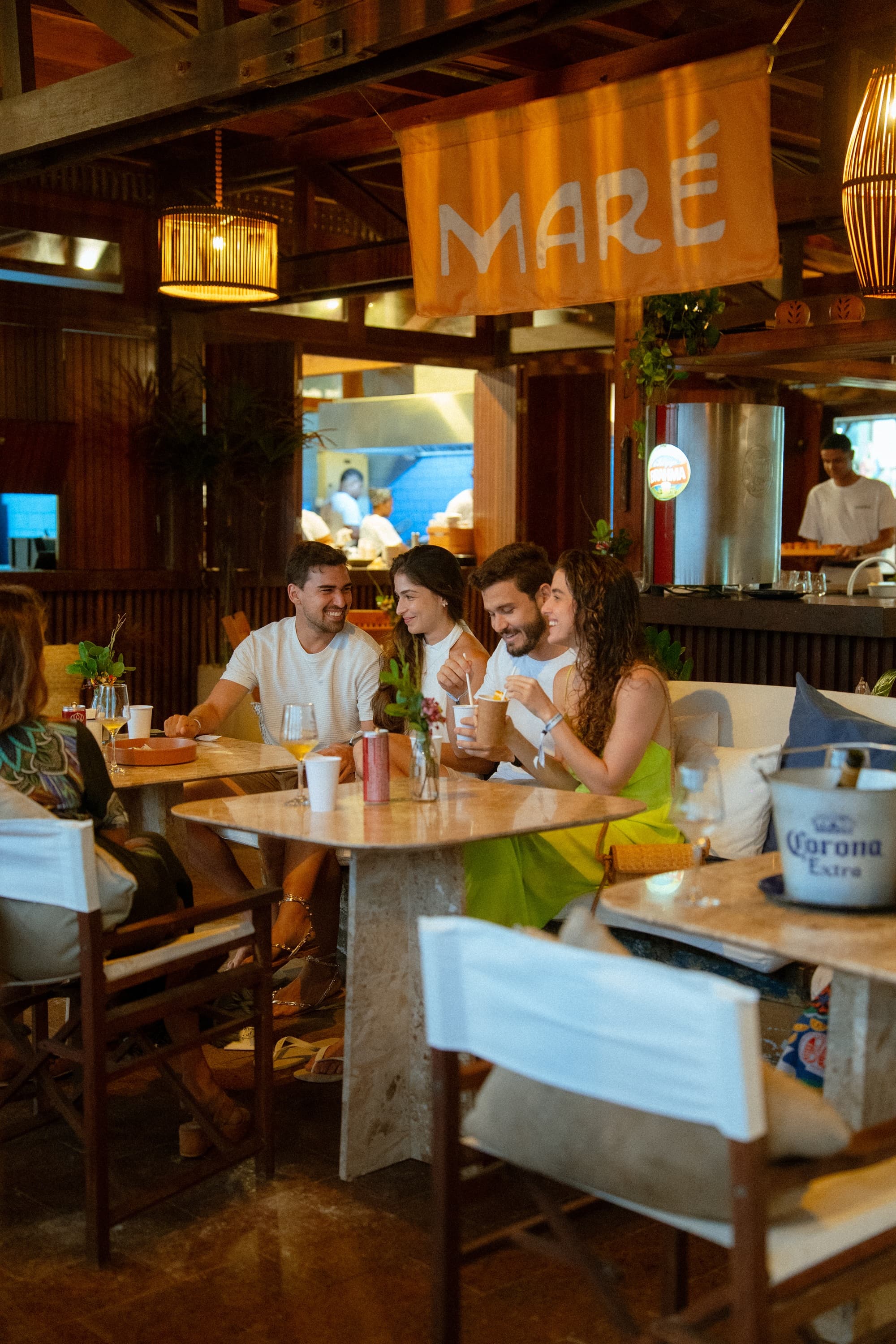 Chefs realizam “sapecada” de frutos do mar na Praia do Forte neste sábado
