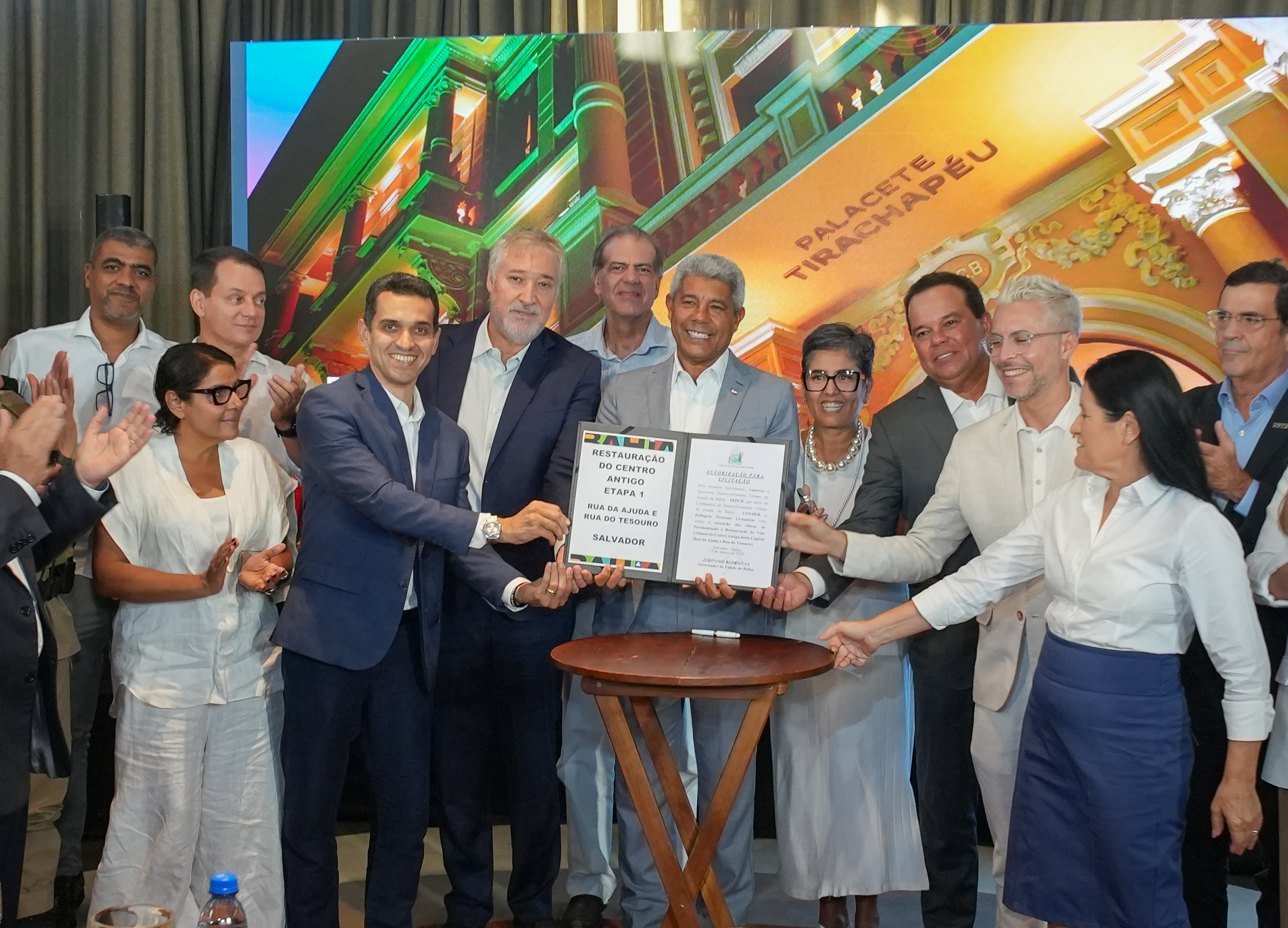 Jerônimo Rodrigues anuncia requalificação das ruas da Ajuda e do Tesouro no Centro Histórico de Salvador