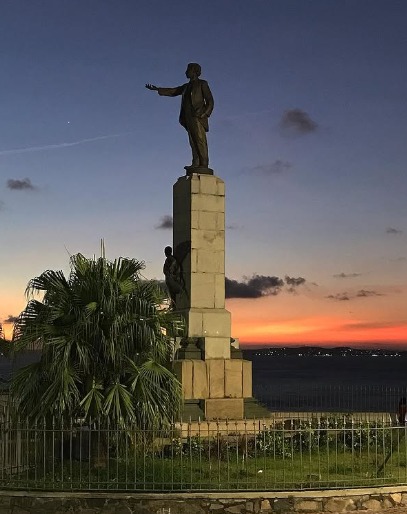 Praça Castro Alves: palco da história nos 477 anos de Salvador