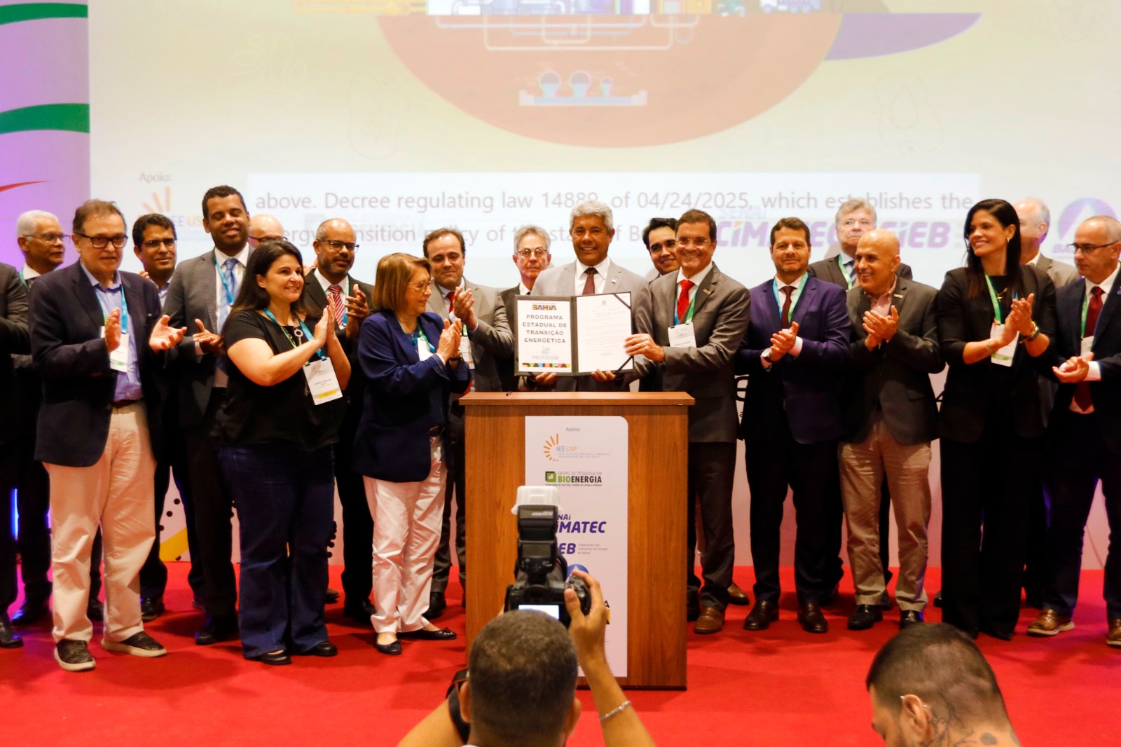 Bahia avança na energia limpa e apresenta atlas de bioenergia em evento global