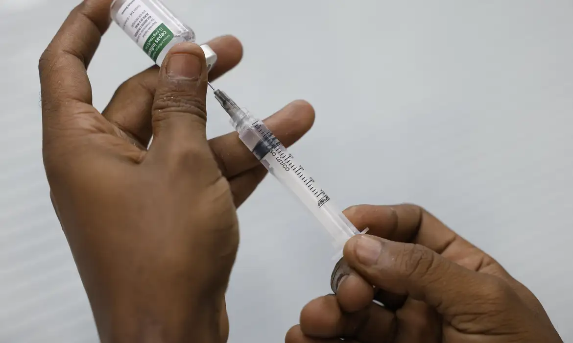 Dia D contra a gripe mobiliza Salvador com mais de 90 pontos de vacinação neste sábado