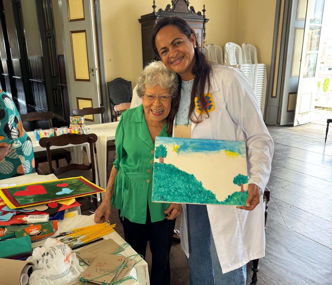 Intervenção psicopedagógica une arte e memória em homenagem ao aniversário de Salvador no Lar Franciscano