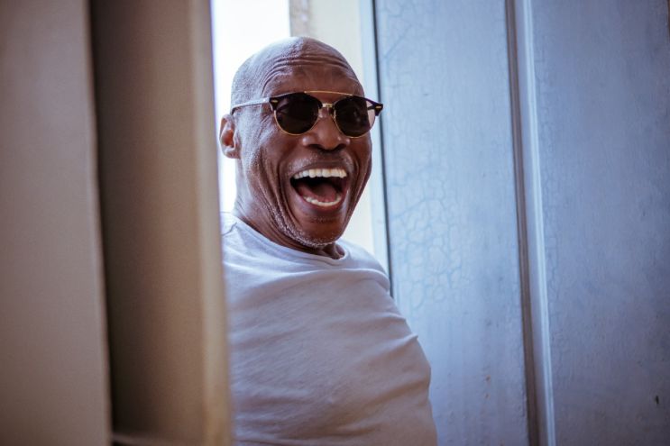 Dos livros para as telas, palcos e ruas