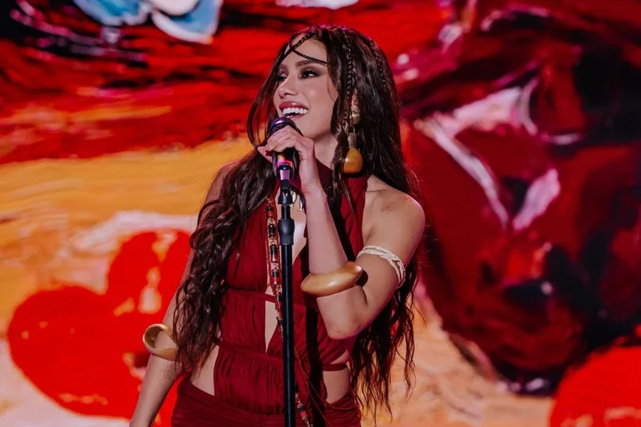 Anitta anuncia parceria com Shakira e revela single “Choka Choka”