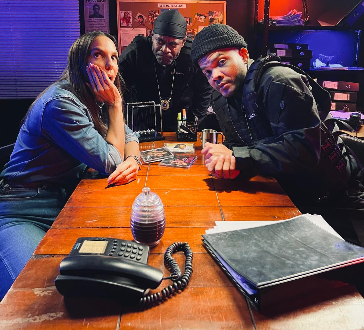 Ivete Sangalo estreia “De Frente pro Capitão”, novo programa de humor de Leozito Rocha no YouTube