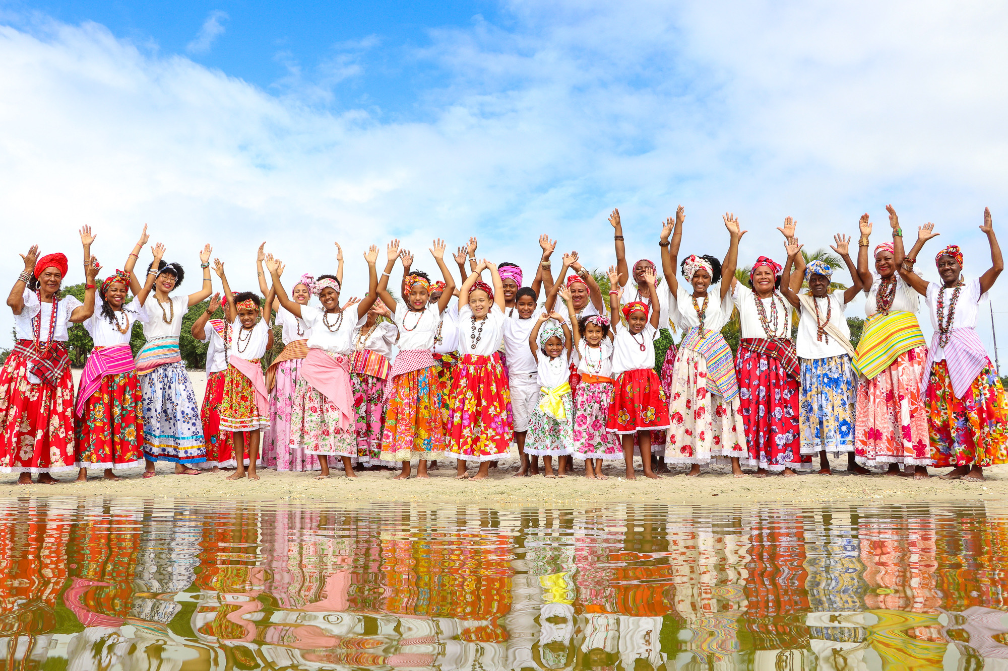 Bienal do Livro Bahia recebe autores do Coletivo Compiladas durante o feriadão