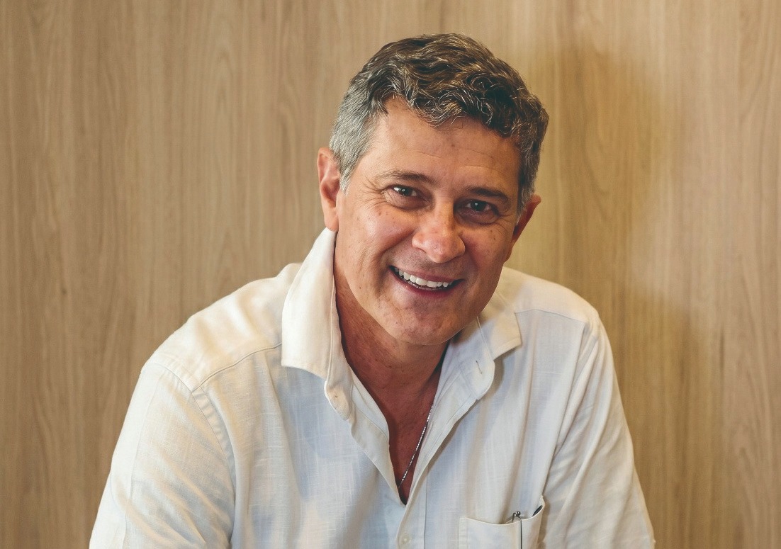 Artista plástico André Moreno participa do TEDx Praia do Forte no dia 25