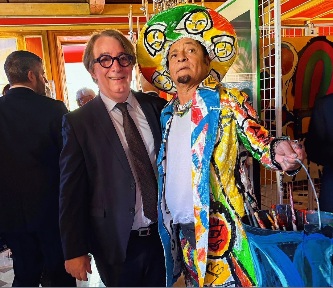 Menelaw Sete leva arte e inclusão a leilão beneficente em castelo francês