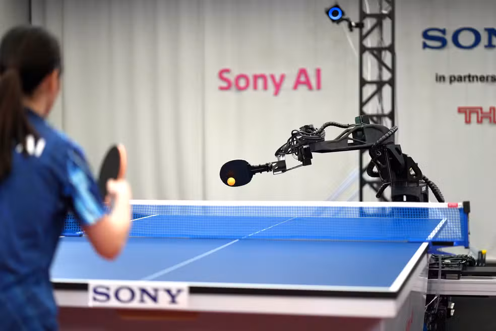 Robô da Sony derrota jogadores profissionais de tênis de mesa
