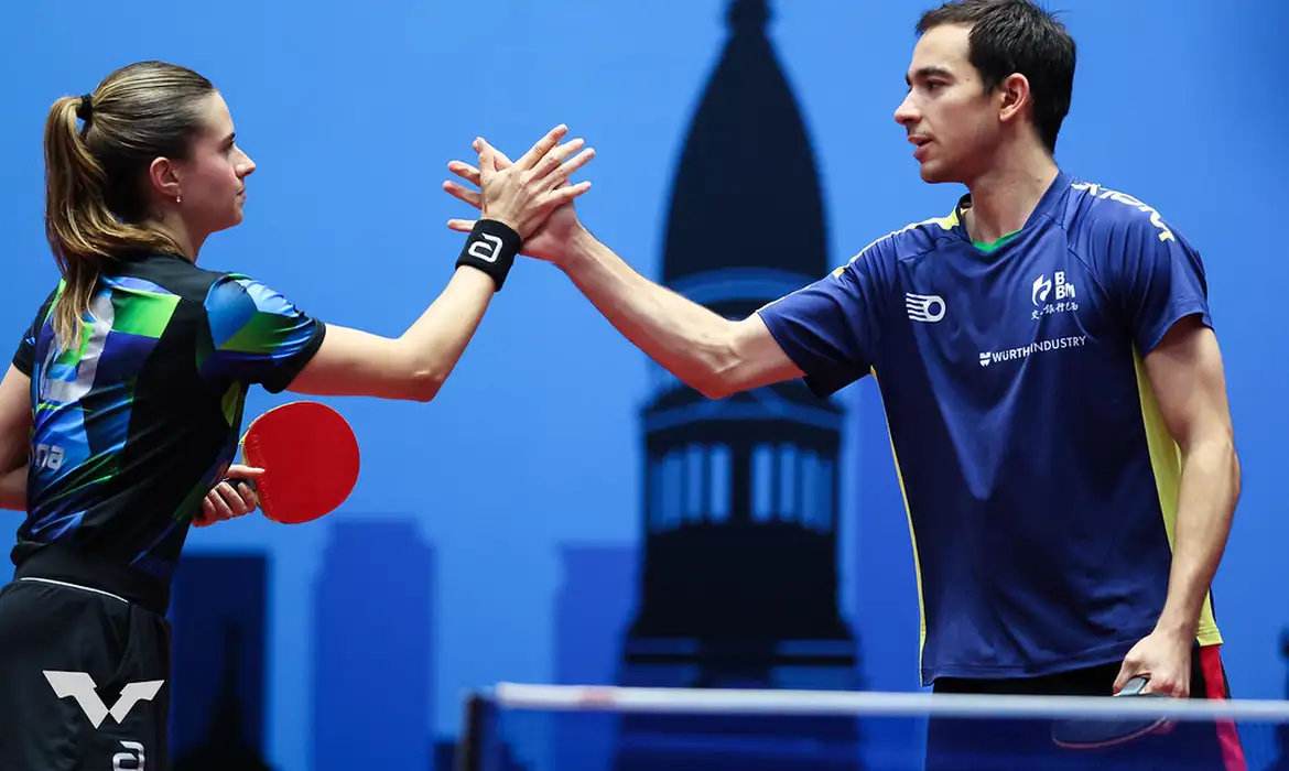 Brasil estreia com vitórias no Mundial de tênis de mesa por equipes em Londres