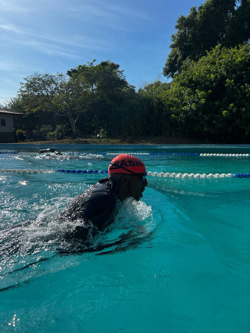Baiano disputa o Double Deca Ironman 2026, o triathlon mais longo do mundo, em Búzios