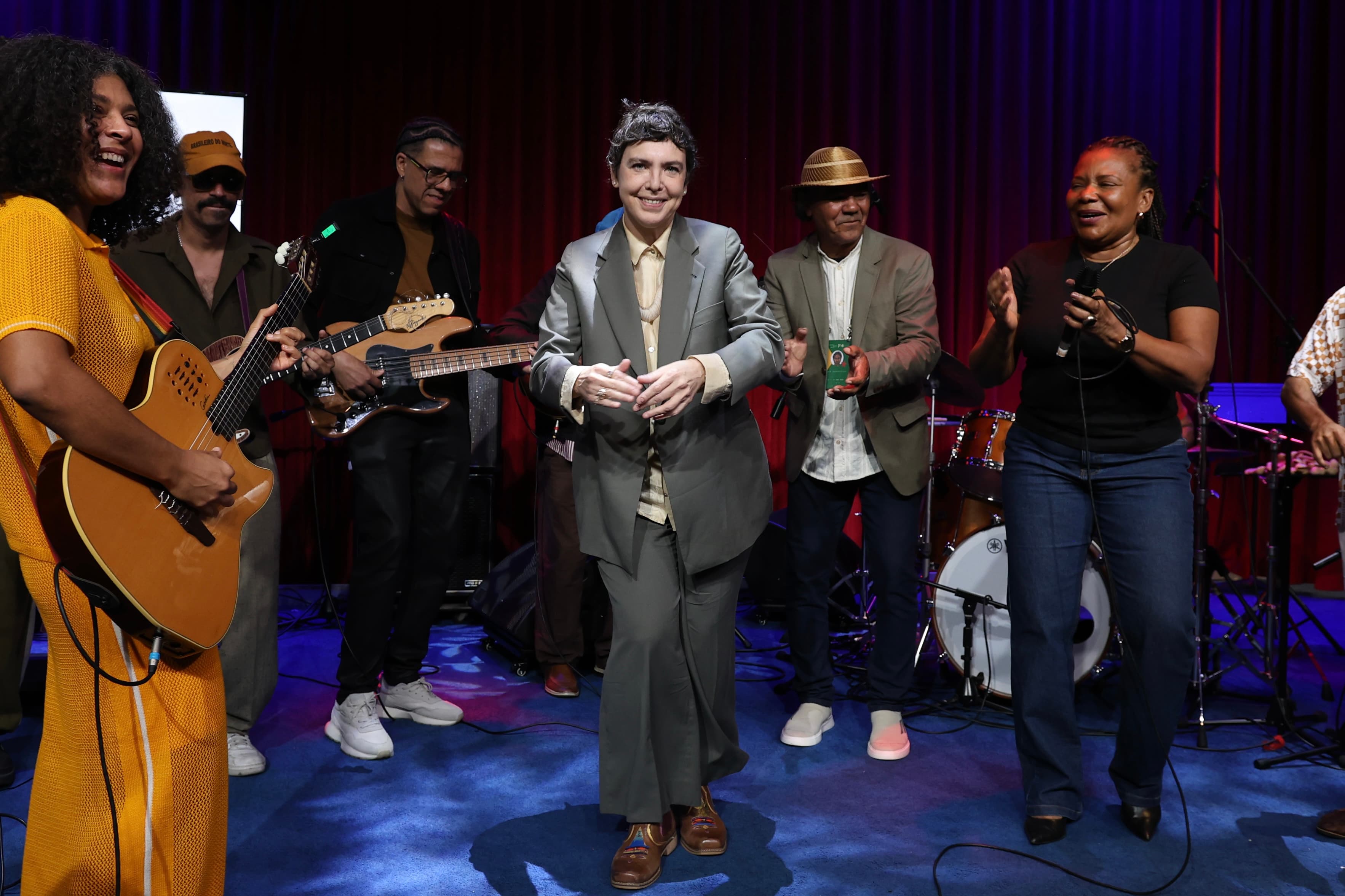 Artistas brasileiros se apresentam em Xangai na abertura do Ano Cultural Brasil-China