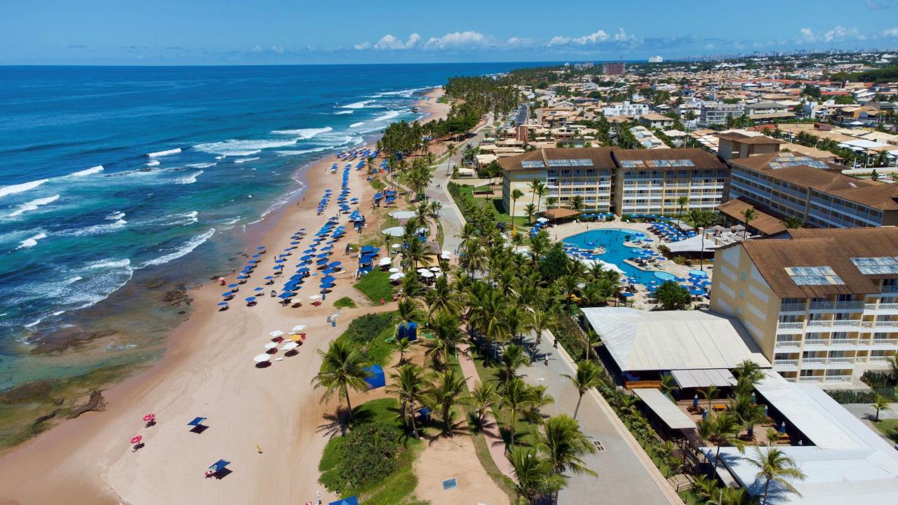 Hotel em Stella Maris inaugura novo espaço e recebe lançamento de calendário de eventos