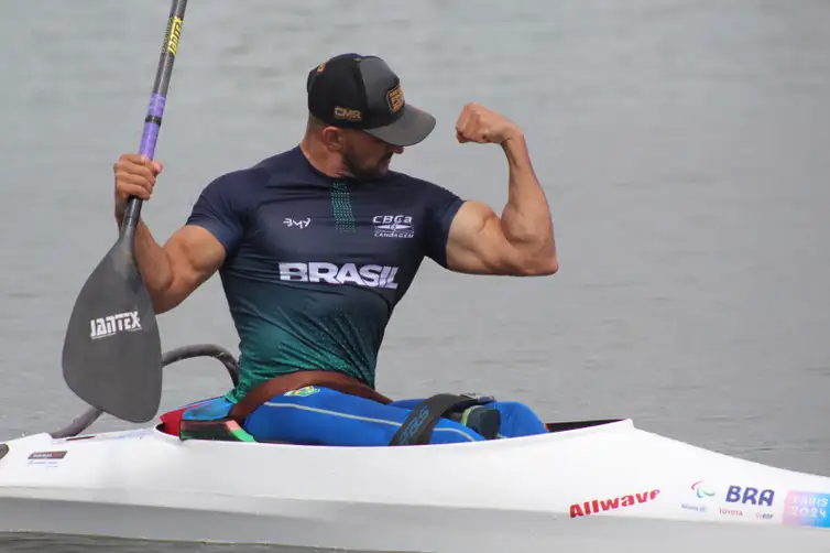 Brasil conquista dois ouros na Copa do Mundo de canoagem e paracanoagem