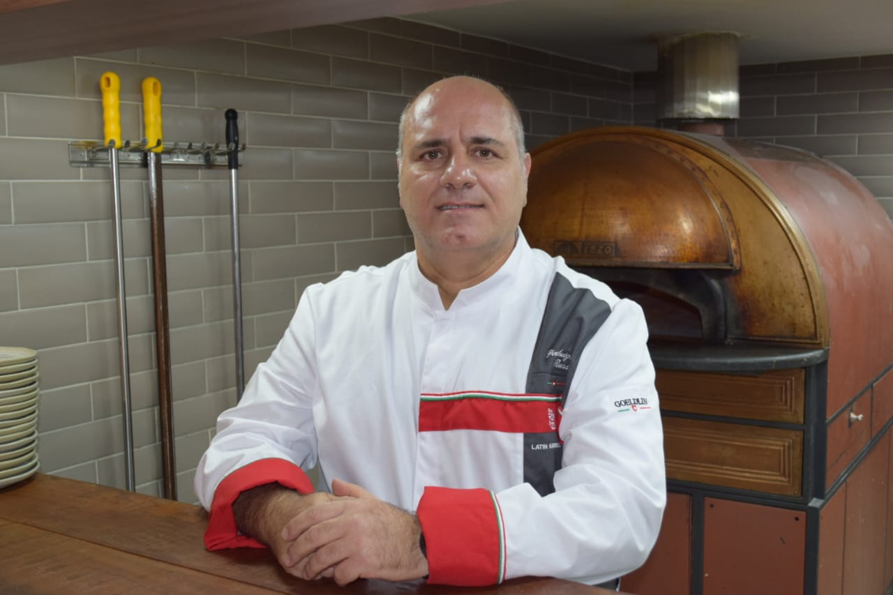 Chef pizzaiolo italiano ministra curso de Pizza Napoletana no PI.SSA, em Salvador