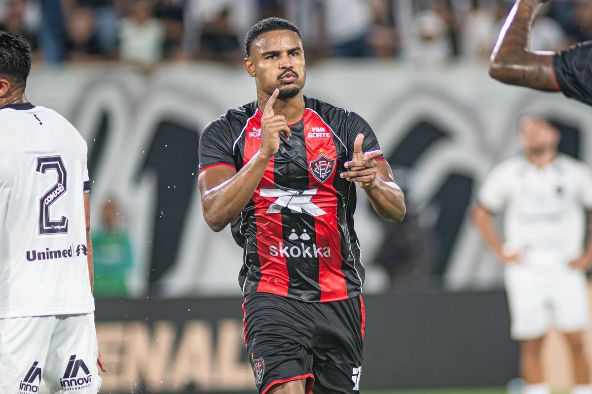 Vitória vence o ABC de virada em Natal e garante vaga na final da Copa do Nordeste