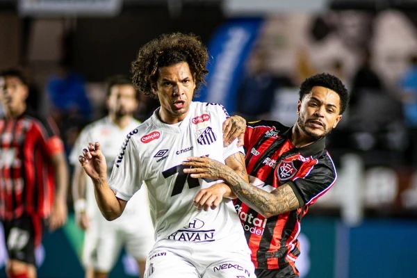 Com gols de Miguelito, Barreal e Gabigol, alvinegro praiano supera o rubro-negro, que desconta com Renê e agora vira a chave para a decisão regional