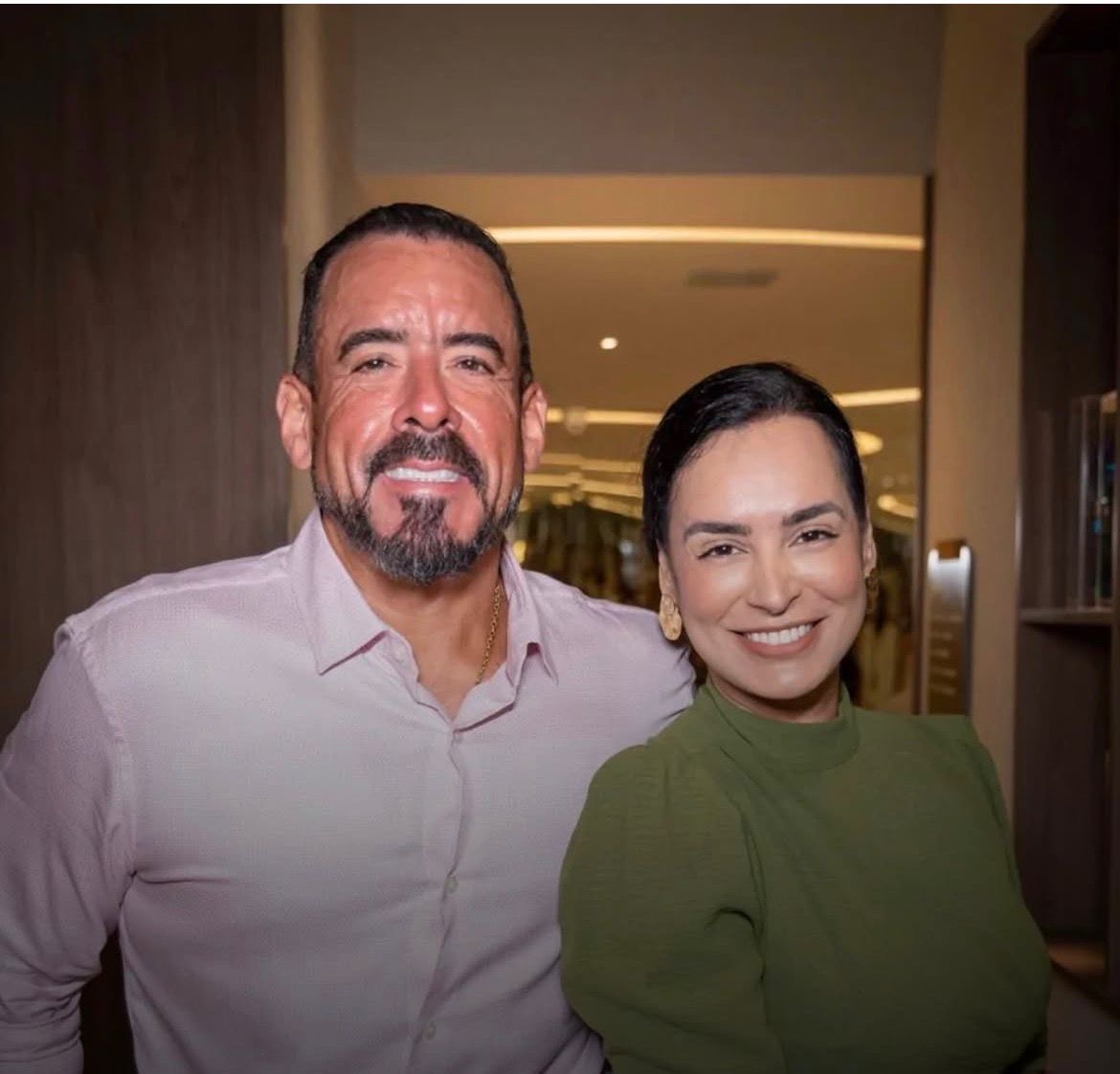 Gegê Magalhães e Priscila anunciam a espera do primeiro filho