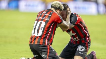 Vitória vira sobre o Fortaleza no Castelão e larga na frente na final da Copa do Nordeste