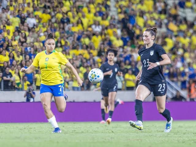 Brasil feminino é superado pelos EUA em Fortaleza na volta de Marta aos gramados