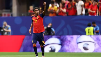 Goleada da Espanha e vitória histórica do Egito marcam rodada cheia de tropeços na Copa