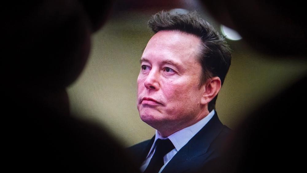 Fim do recorde: Elon Musk perde US$ 250 bilhões e deixa posto de único trilionário do mundo