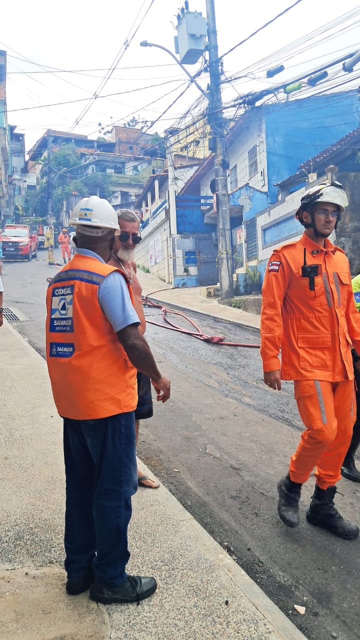 Codesal isola área após incêndio em Brotas e orienta moradores