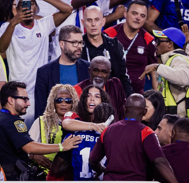 Gol de Sidny Cabral termina em abraço com a namorada e viraliza após eliminação de Cabo Verde