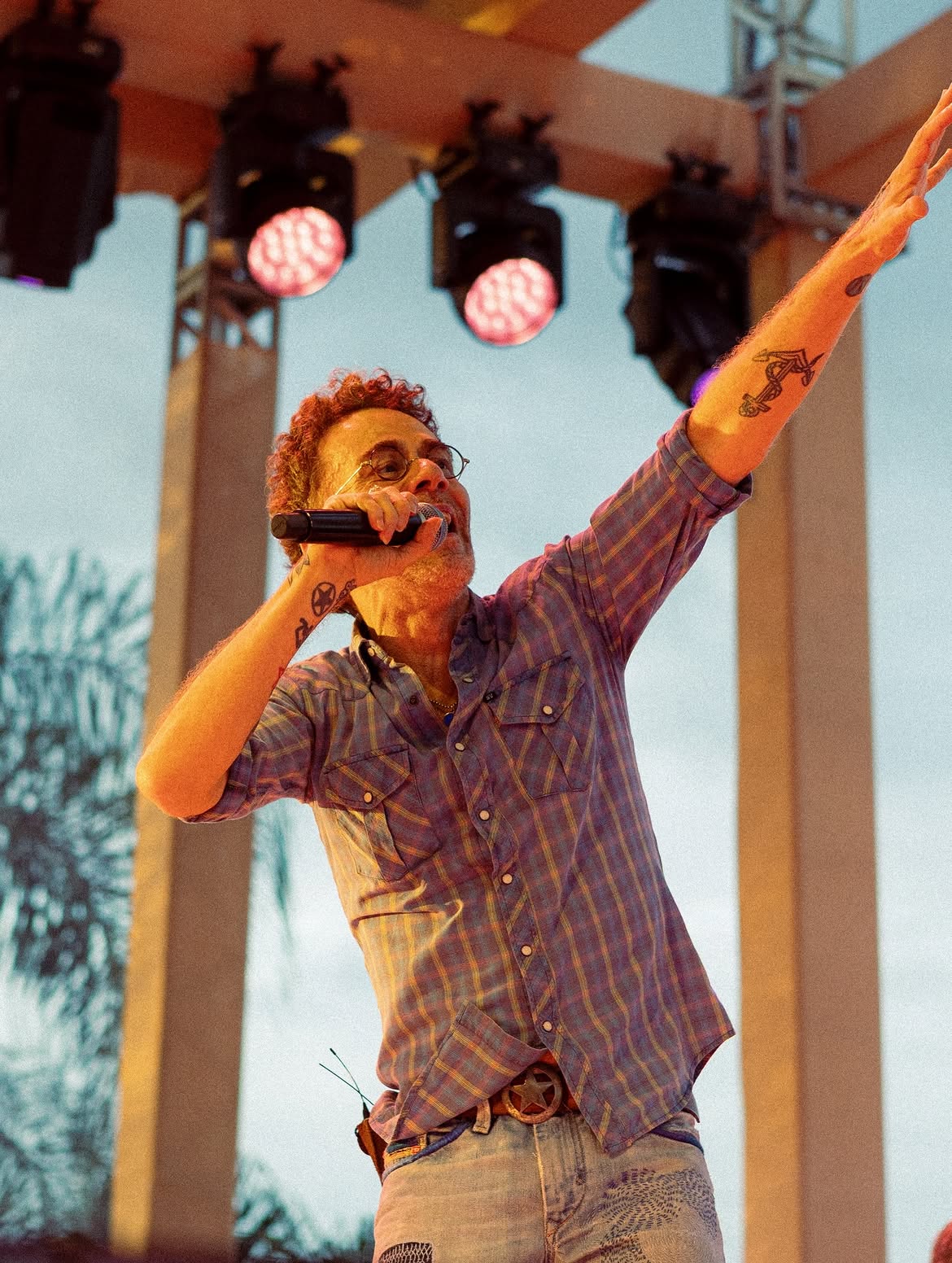 Nando Reis volta a Salvador para show na Concha Acústica com participação de Lan Lanh
