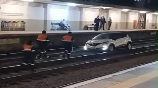Motorista embriagado invade trilhos do metrô em São Paulo e interrompe circulação de trens