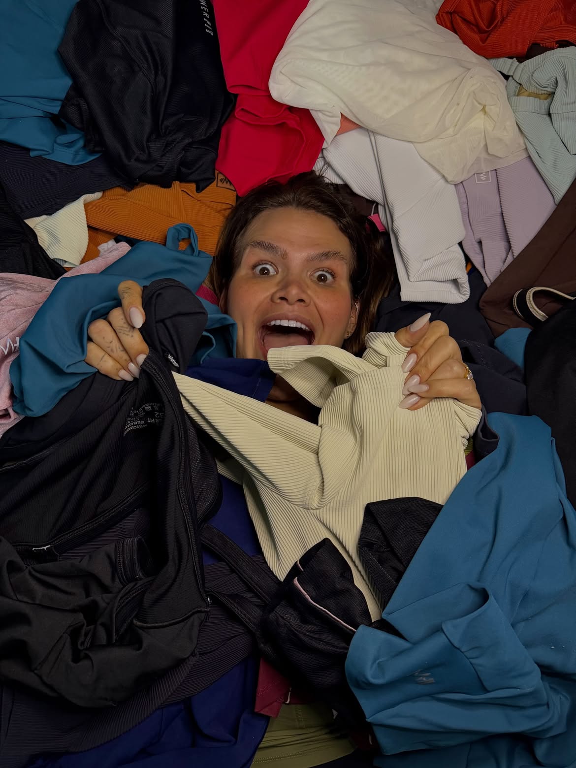 Após perder mais de 100 kg, Thais Carla doa roupas plus size para seguidoras