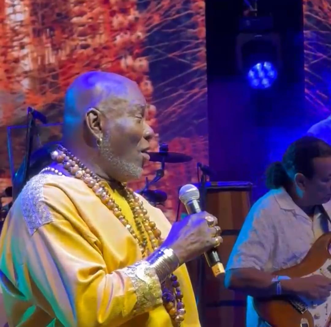 Lazzo Matumbi celebra a música baiana em show com Concha Acústica lotada