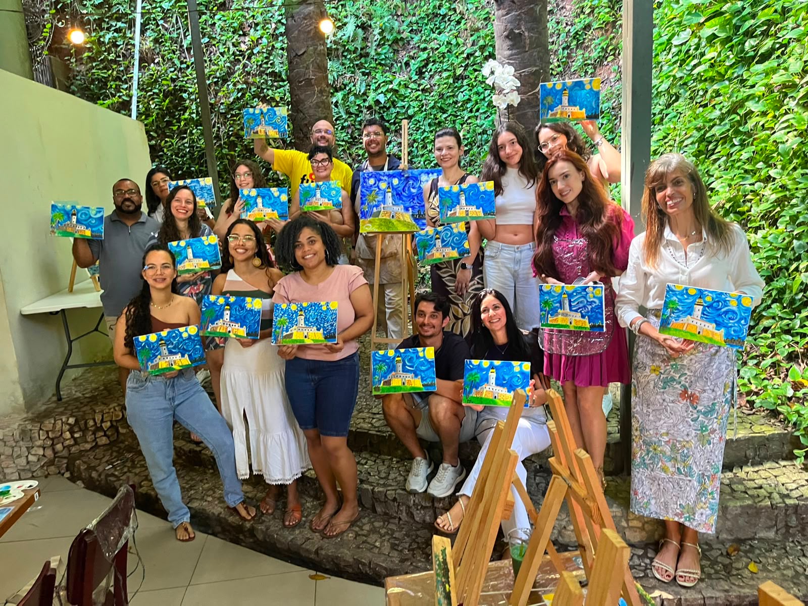 Arte, criatividade e pausa: oficinas de pintura atraem quem quer desacelerar na capital baiana